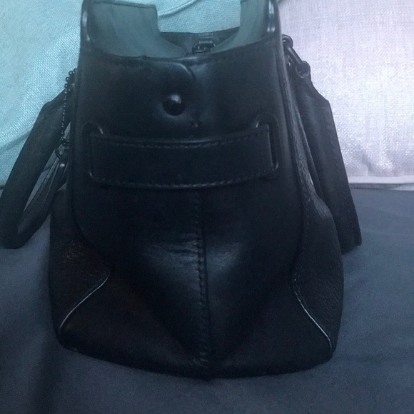 Coach - Picture 3 of 6